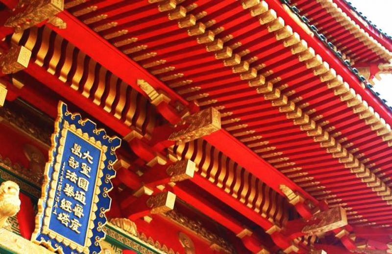 Kiến trúc sơn son thiếp vàng Kiến trúc sơn son thiếp vàng